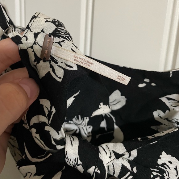 NWOT! FREE PEOPLE I’ve Got A Feeling Black Floral Back Bow Tie Crop Top Sz XS - Picture 6 of 8